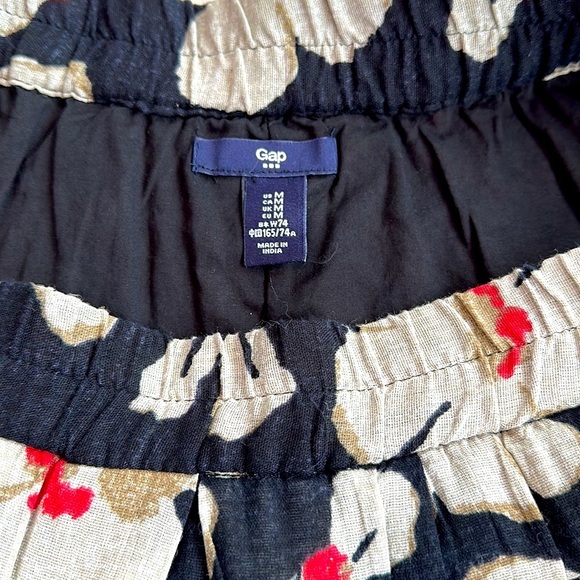 GAP Black Floral Skirt - Picture 2 of 4